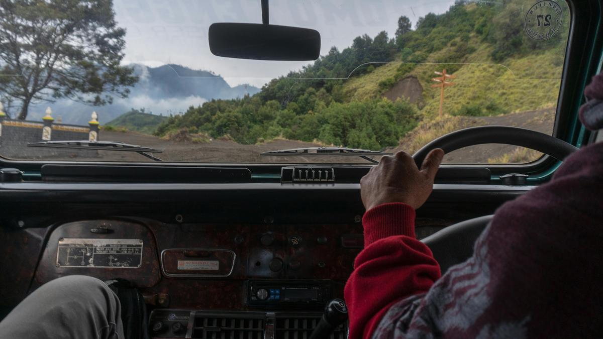 Bikin Melongo, Aktor Ganteng Pilih Jadi Supir Taksi Demi Bayar Karyawan