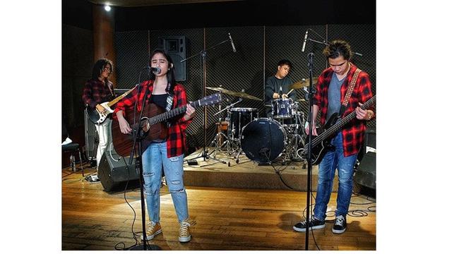 Kembali Berkolaborasi, Ini 7 Potret Kebersamaan Tissa Biani dan Dul Jaelani