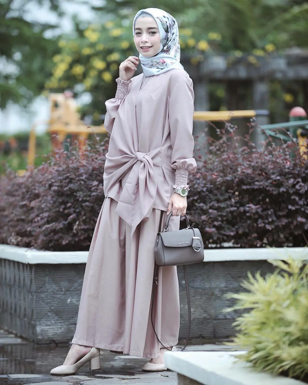 Deretan baju Lebaran yang jadi tren ala Hijab Blogger. (sumber foto: @joyagh/instagram)