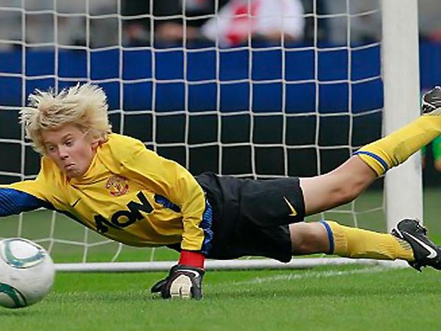 Ajax Incar Anak Van Der Sar Bola Liputan6 Com