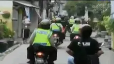 Berbagai jenis narkoba dan alat bantu hisap ditemukan. Bahkan ada temuan senjata api.
