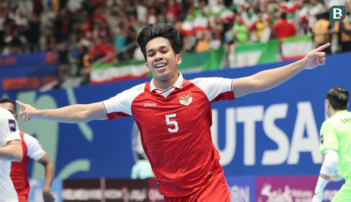 Pemain Timnas Futsal Indonesia, Israr Megantara merayakan gol ke gawang Iran dalam laga final Piala Asia Futsal 2026 yang berlangsung di Indonesia Arena, Senayan, Jakarta, Sabtu (07/02/2026). (Bola.com/Bagaskara Lazuardi)