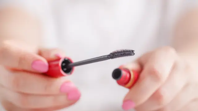 5 Tanda Maskara Kedaluwarsa, Stop Digunakan karena Bisa Berbahaya