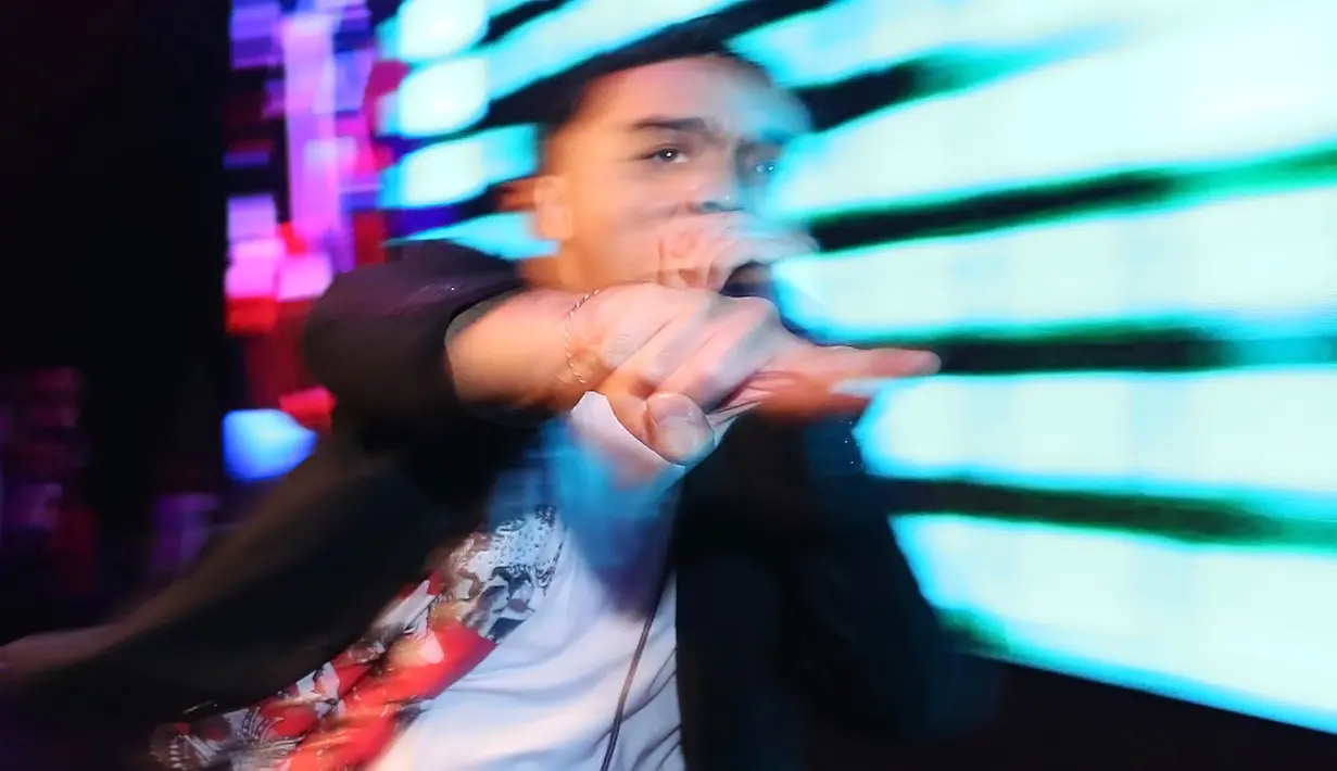 Dipha Barus sendiri berhasil membuat tubuh yang mungkin sudah lelah menjadi kembali bersemangat. (Bambang E. Ros/Bintang.com)