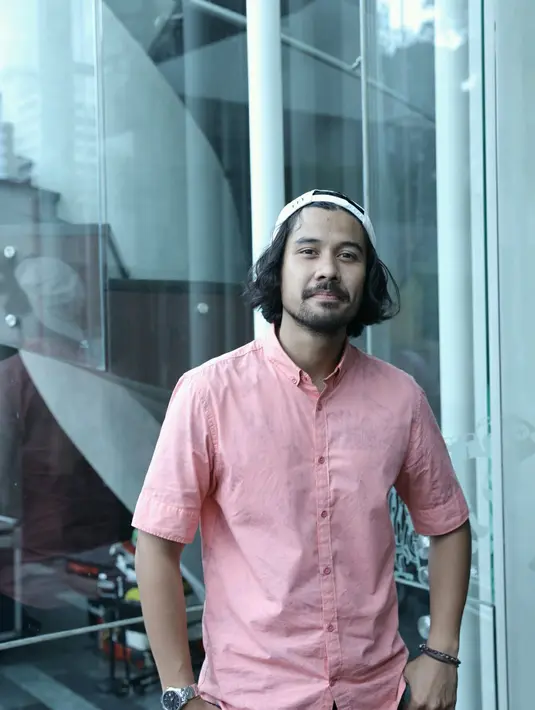 Berbagai jenis kopi pun juga sudah dirasakan Chicco Jerikho. Tidak hanya kopi asal Indonesia, melainkan berbagai jenis kopi dari beberapa Negara yang memang terkenal dengan cita rasa kopi yang khas. (Galih W. Satria/Bintang.com)