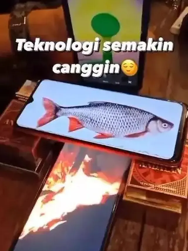 6 Aksi Orang Bertingkah Polos Pakai Benda Virtual Ini Sia-Sia, Kocak