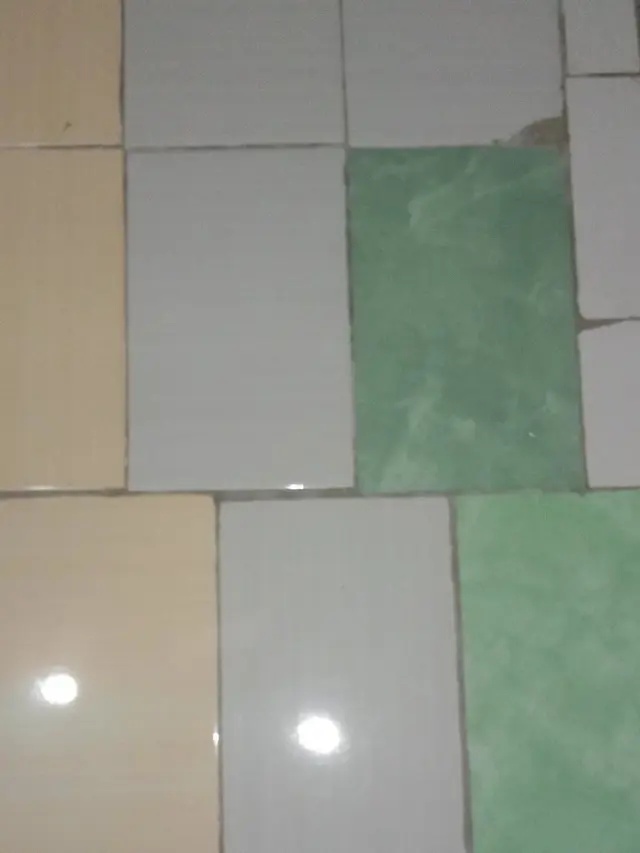 6 Hasil Kerja Tukang Bangunan Tata Lantai Rumah Ini Tak Beraturan, Mandor Pusing