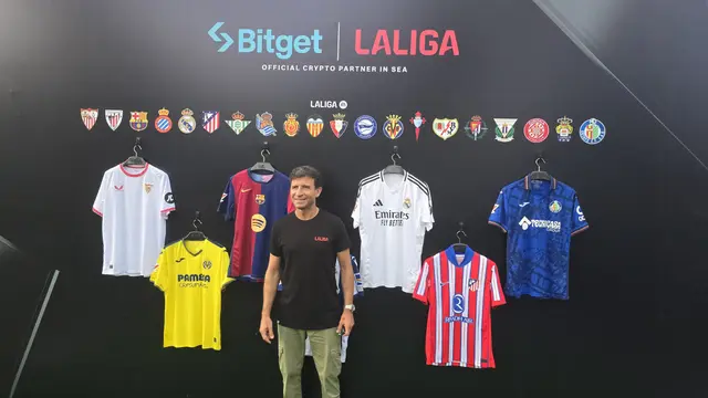 Suasana nobar LaLiga El Clasico bersama Luis Milla