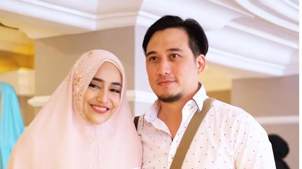 20 Tahun Menikah, Ini 6 Potret Perjalanan Cinta Cindy Fatikasari dan Tengku Firmansyah