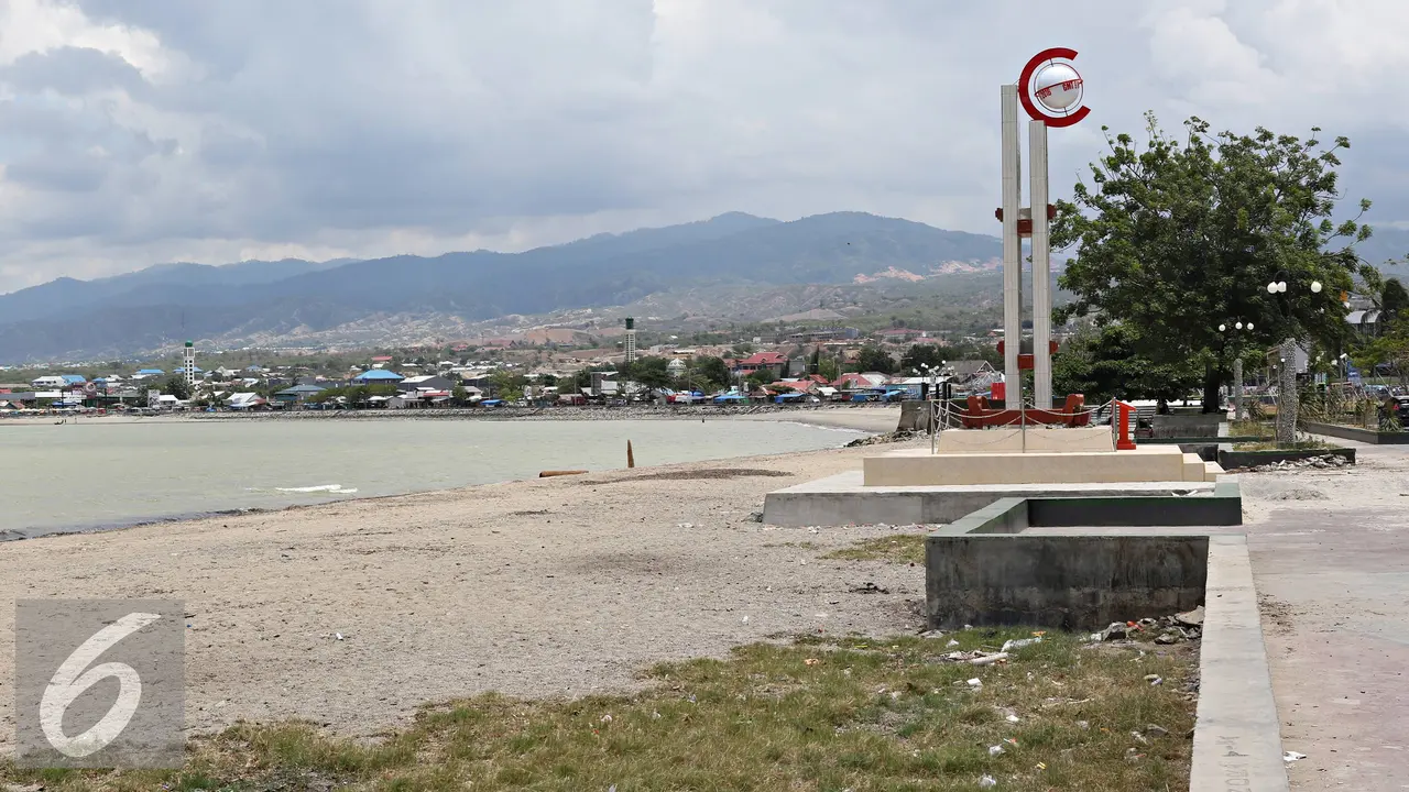 20160308-Gerhana-Matahari-di-Pantai-Talise-Palu-IA