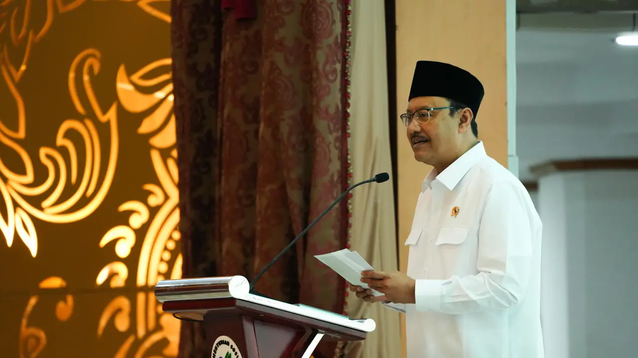 Gus Ipul Baca Puisi Tentang Toleransi saat Perayaan Paskah di Kemensos