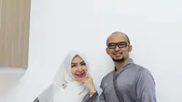 Roro Fitria Umumkan Kehamilan di Awal Ramadhan, Ini 7 Potretnya Bareng Suami (Sumber: Instagram/roro.fitria1989)