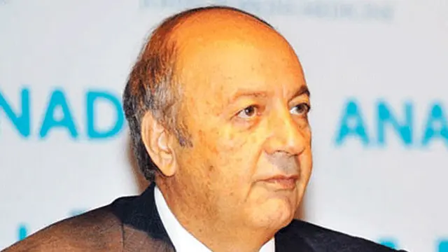 1-miliarder-ozilhan-140107c.jpg