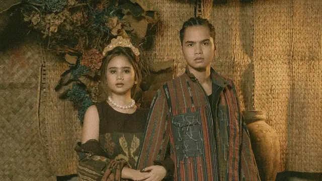 Tampil Serasi, Ini 7 Pemotretan Tissa Biani dan Dul Jaelani dengan Kain Nusantara