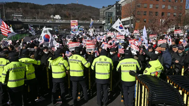 Kibarkan Bendera Korea Selatan dan Amerika Serikat, Pendukung Presiden Yoon Suk Yeol Kembali Berunjuk Rasa