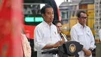 Presiden Joko Widodo (Jokowi) didampingi Menteri Perhubungan Budi Karya Sumadi meresmikan pengoperasian kereta api Makassar &ndash; Parepare lintas Maros-Barru pada Rabu 29 Maret 2023. Kereta api yang diresmikan ini merupakan kereta api pertama di Sulawesi. (Dok Kemenhub)