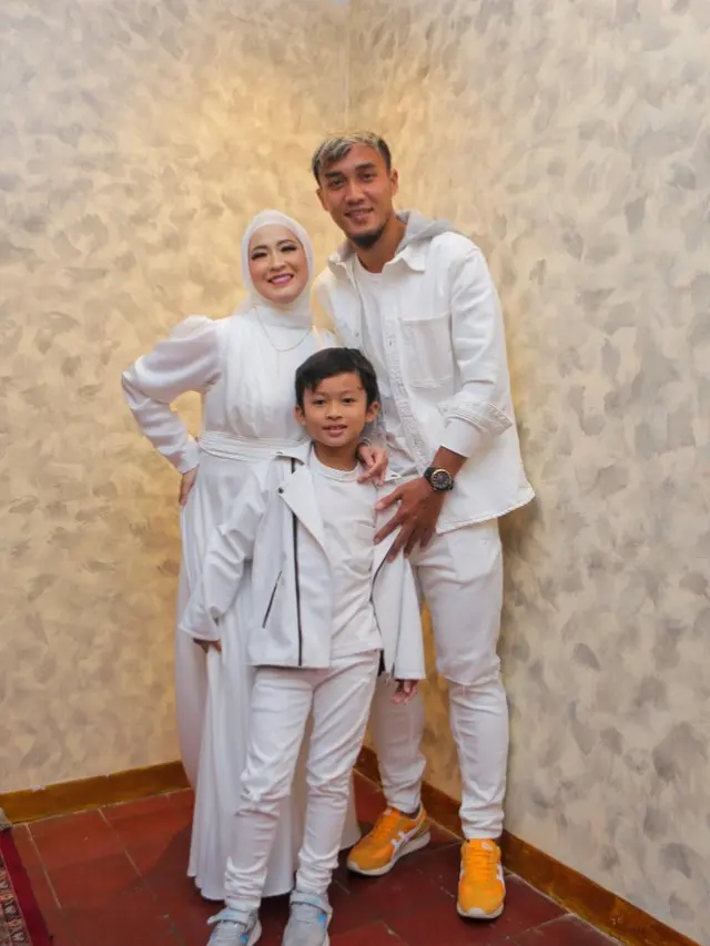 Potret Miro Materazzi bersama Okie Agustina dan Gunawan Dwi Cahyo (Sumber: Instagram/miromaterazzi)