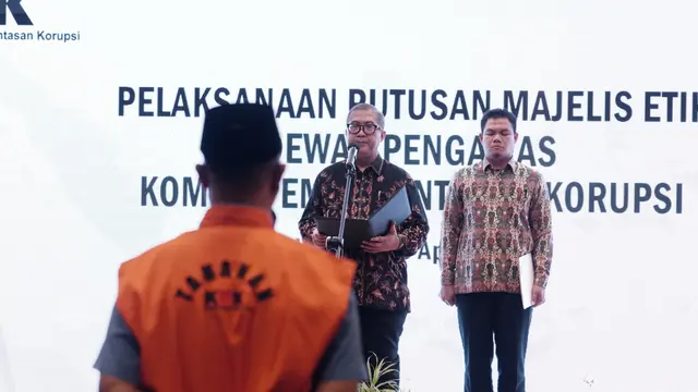 KPK mengeksekusi putusan Dewan Pengawas (Dewas) KPK terhadap dua pegawai yang terlibat kasus pungli di rutan.