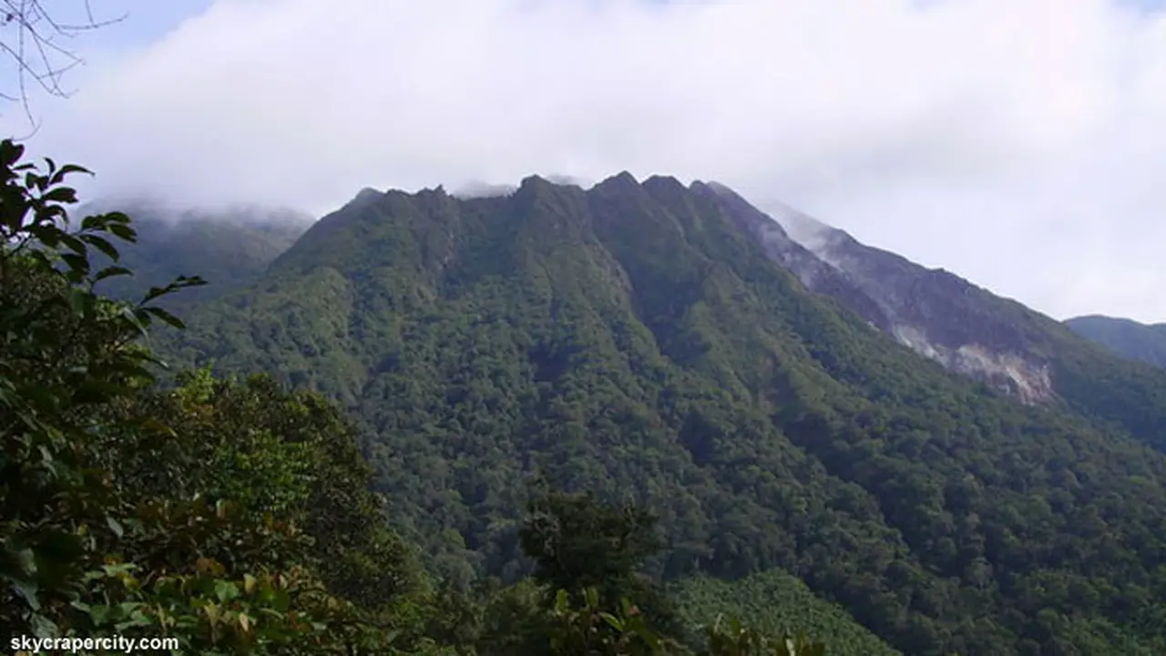 gunung-aceh130704b.jpg