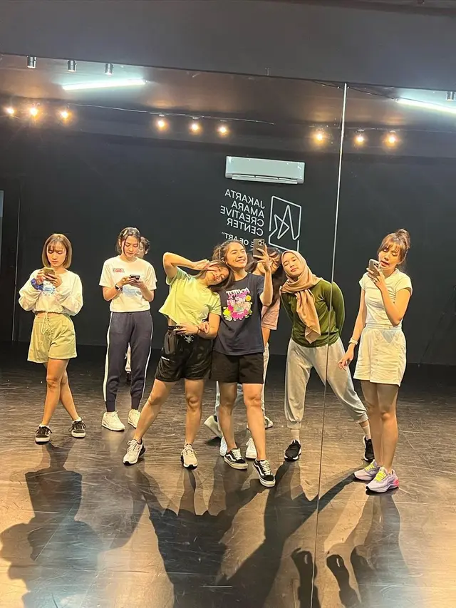 7 Momen Reuni Show JKT48 Generasi 1 Ini Bikin Nostalgia