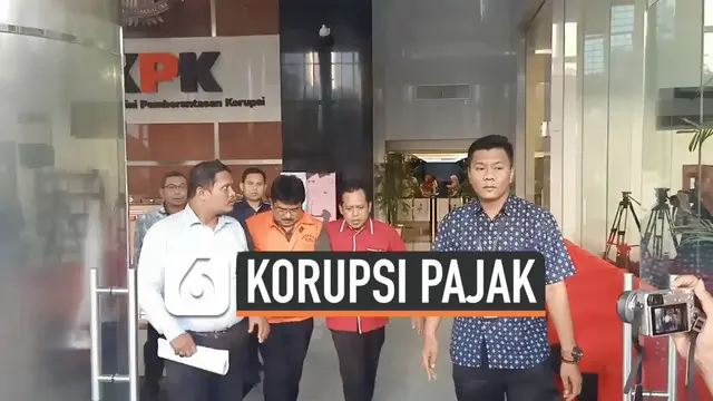 KPK menahan 3 pegawai Ditjen Pajak terkait dugaan suap restitusi pajak. Ketiganya ditahan setelah dimintai keterangan oleh penyidik KPK