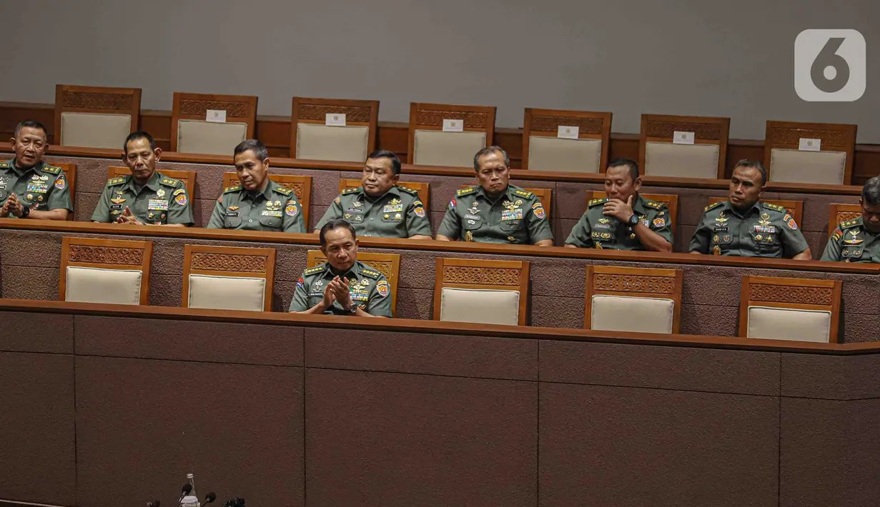 Sebelumnya, Calon Panglima TNI Jenderal Agus Subiyanto telah menjalani uji kelayakan dan kepatutan atau fit and proper test di Komisi I DPR, pada Senin (13/11/2023). (Liputan6.com/Faizal Fanani)