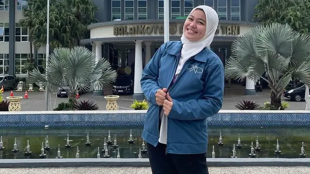 Inspektorat DKI Jakarta memberikan pembinaan kepada aparatur sipil negara (ASN), Ngabila Salama, dari Dinas Kesehatan setempat setelah memamerkan gaji Rp34 juta per bulan di media sosial (@ngabilasalama)