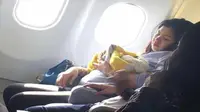 Seorang bayi yang lahir di pesawat terbang justru mendapat penerbangan gratis seumur hidupnya