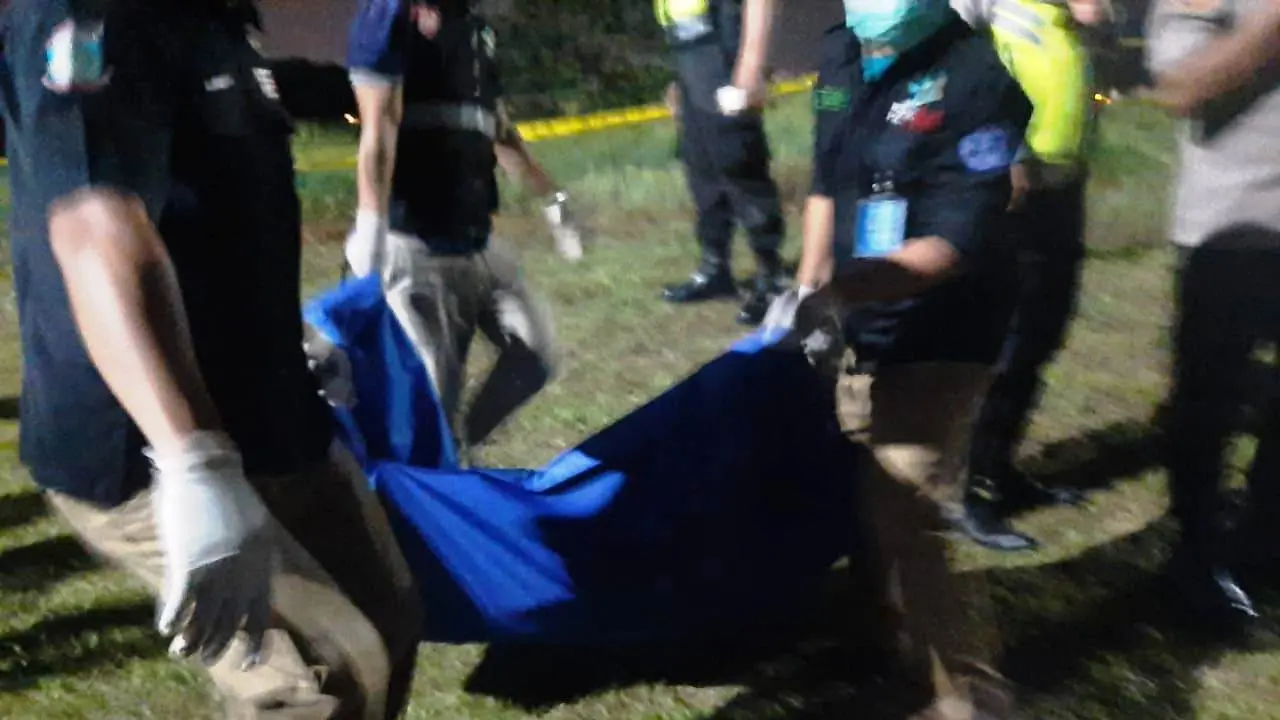Polisi menembak mati 3 kurir narkoba 288 kg di Tangerang, Kamis 30 Januari 2020. (Liputan6.com/Yopi Makdori)
