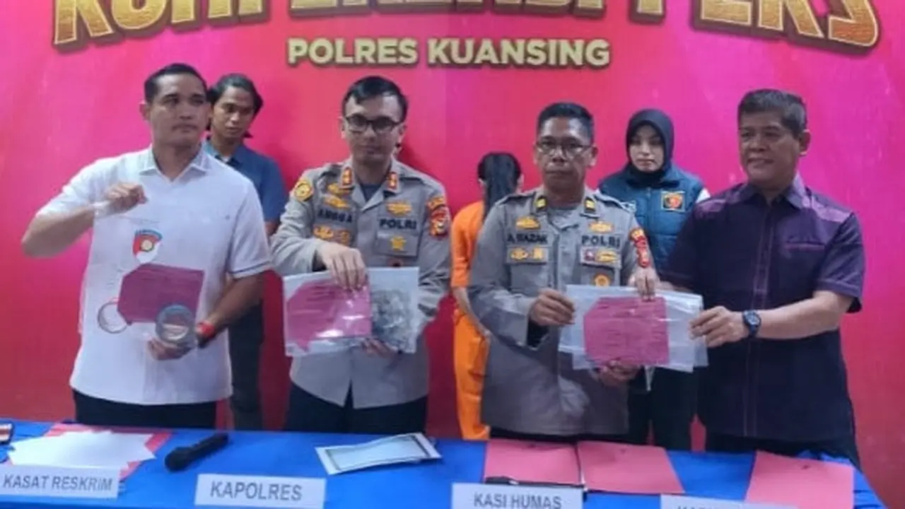 Konferensi pers pembunuhan balita di Kabupaten Kuansing oleh pasangan suami istri.