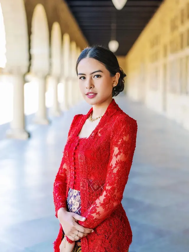 Maudy Ayunda.