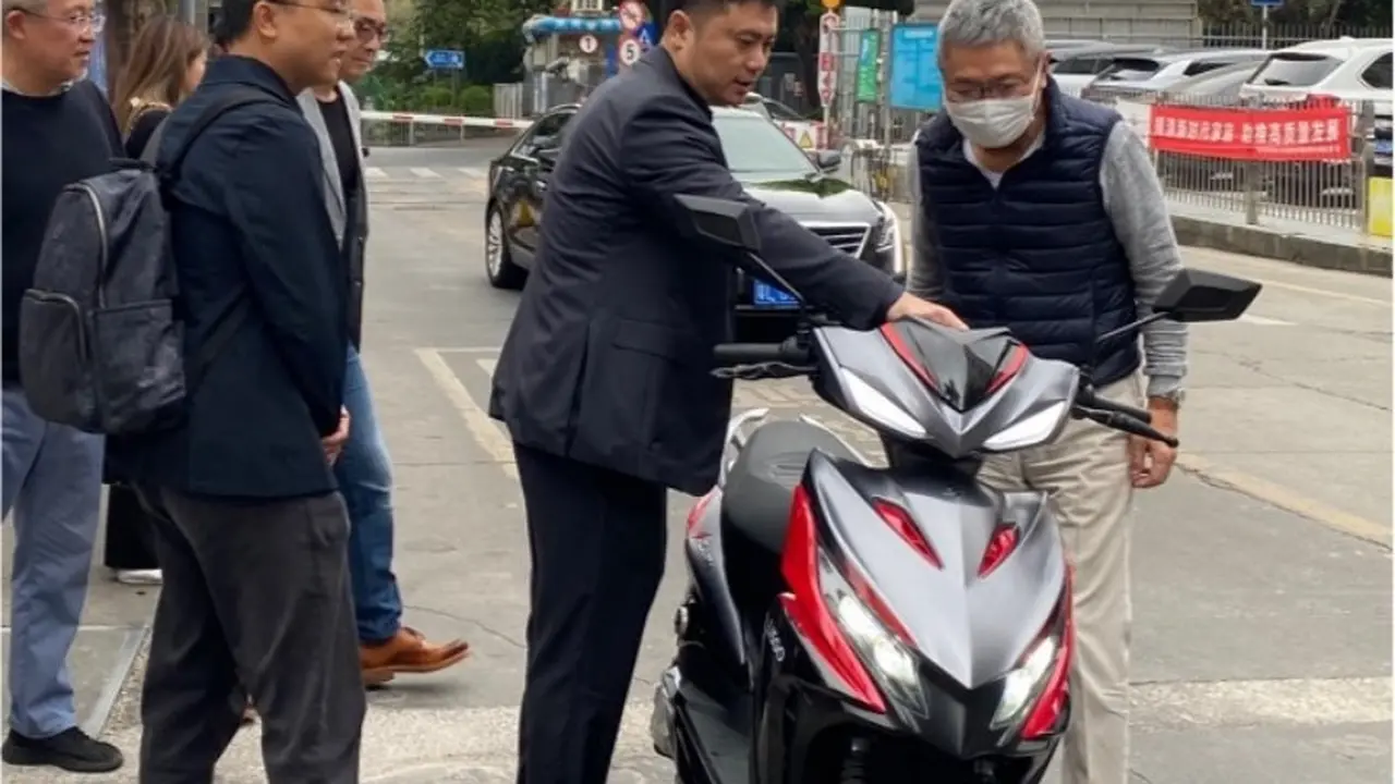 Kerjasama Strategis untuk Pengembangan Sepeda Motor Listrik dan Penukaran Baterai Ramah Lingkungan.  foto: istimewa