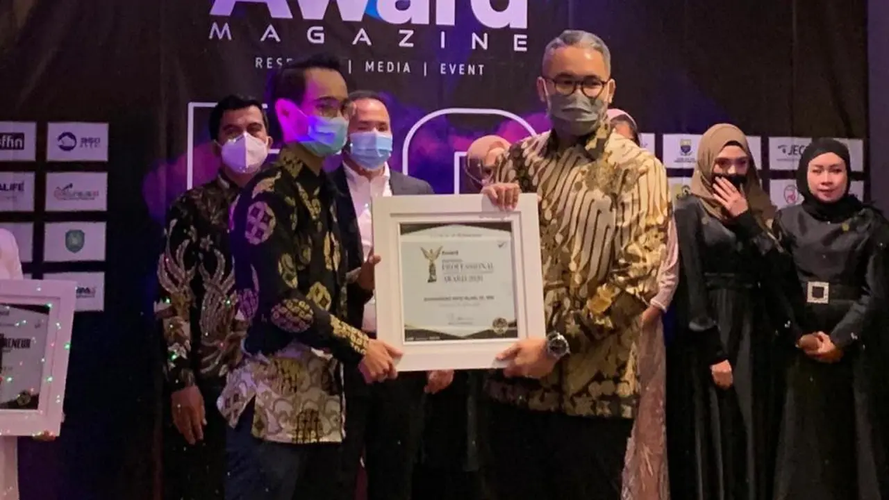 Pengusaha Muda Limbah dan Lingkungan Raih Penghargaan Indonesia Award Magazine