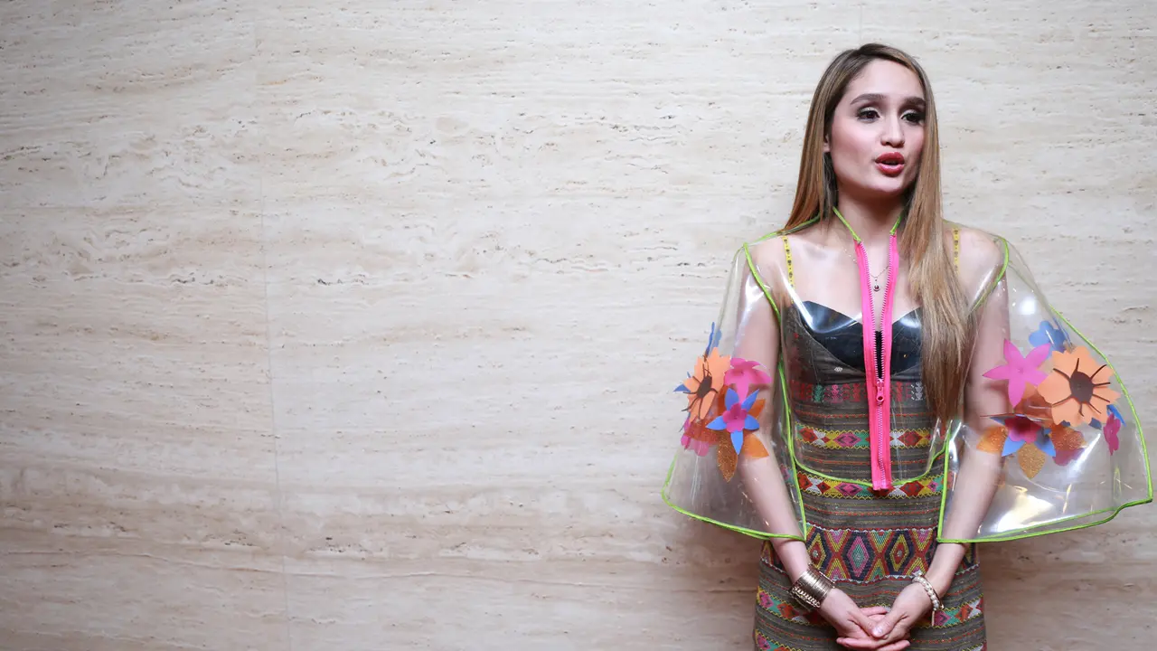 Cinta Laura