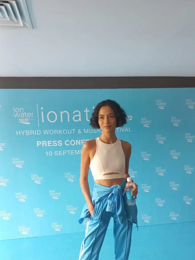 Adu Gaya Putri Marino, Jennifer Bachdim, dan Andrea Dian Saat Olahraga, Pamer Perut Rata dan Otot