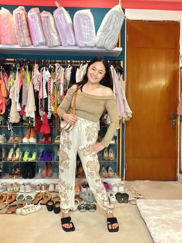 Inspirasi outfit liburan ke Bali ala Marshanda. [Foto: Instagram/marshanda99]