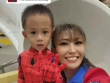 Ayu Dewi menggelar pesta ulang tahun si bungsu yang kini genap berusia 3 tahun di salah satu mall yang berlokasi di Jakarta Selatan. (instagram.com/mrsayudewi)