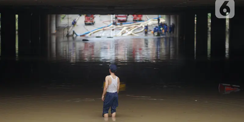 Curah Hujan Tinggi, Banjir Underpass Kemayoran Lama Surut