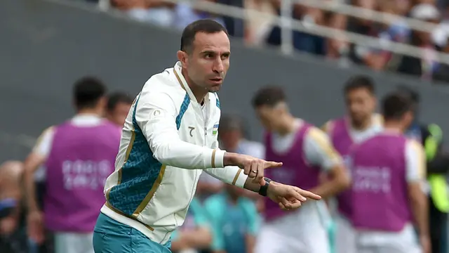 Foto: Sepak Terjang Timur Kapadze, Pelatih Jempolan yang Masuk Radar Pelatih Baru Timnas Indonesia
