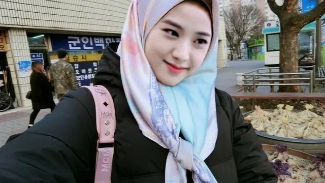 6 Editan Foto Jisoo Blackpink Saat Berhijab Ini Bikin Senyum, Fans Tepuk Jidat