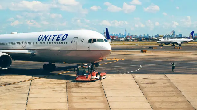 ilustrasi pesawat United Airlines