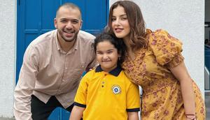 Potret Tasya Farasya dan Ahmad Assegaf hadiri acara sekolah anak usai ambil rapor. [Foto: IG/@tasyafarasya]