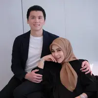 Syahrini rayakan ultah pernikahan ke-5 (Instagram/princessyahrini)