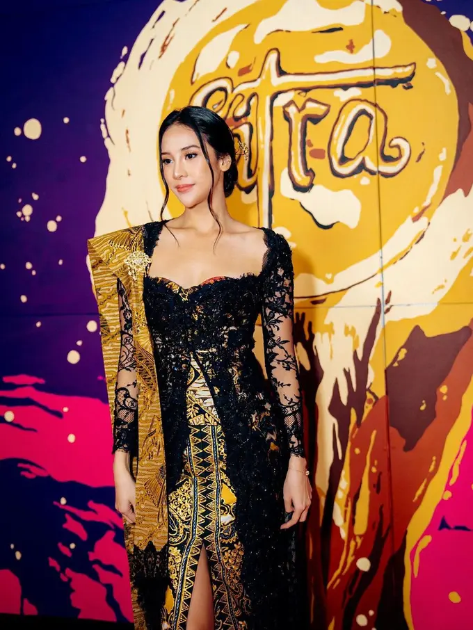 Anya Geraldine di red carpet FFI 2022. (Instagram/anyageraldine)
