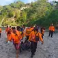 Jasad Subari ditemukan sekitar 1 kilometer dari Pantai Wediombo Gunungkidul. (Liputan6.com/ Hendro Ary Wibowo)