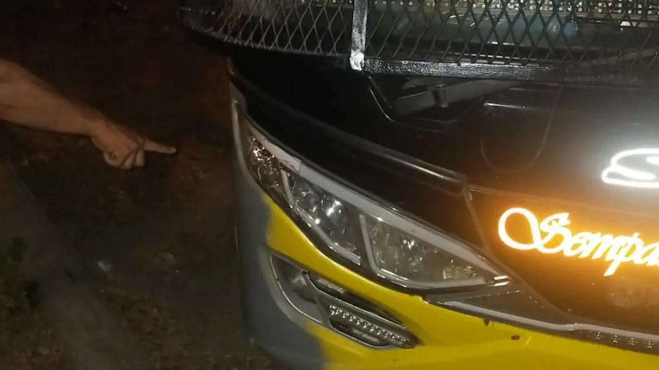 Bus penumpang yang menabrak lansia asal Medan di Aceh (Liputan6.com/Ist)