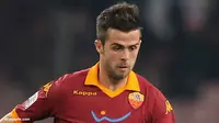 Tottenham Ikut Berburu Gelandang Roma