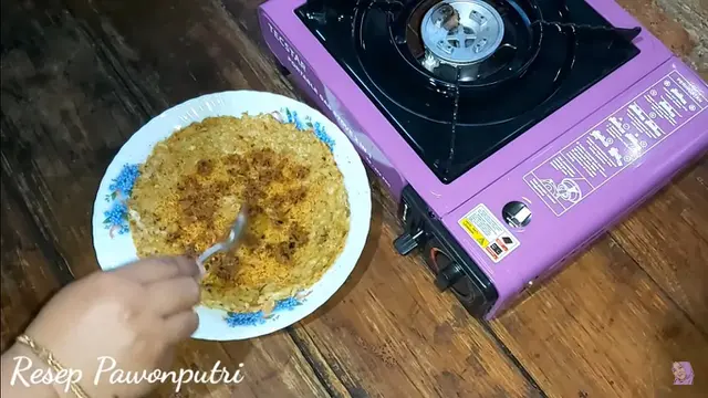 Sangat Sederhana, Ini Cara Bikin Kerak Telor Ala Rumahan yang Lengket dan Renyah