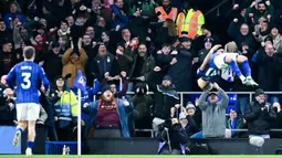 Chelsea dipaksa bertekuk lutut oleh Ipswich Town di laga pekan ke-19 Premier League 2024/2025 di Portman Road, Selasa (31/12/2024) dini hari WIB. Pertandingan ini berlangsung dengan seru. Ipswich Town bisa memberikan perlawanan yang hebat melawan The Blues. (AFP/Glyn Kirk)