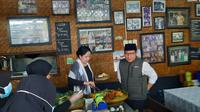 Ketua DPP PDI Perjuangan (PDIP) Puan Maharani dan Ketua Umum Partai Kebangkitan Bangsa (PKB) Muhaimin Iskandar atau Cak Imin melanjutkan pertemuan dengan makan nasi pecel